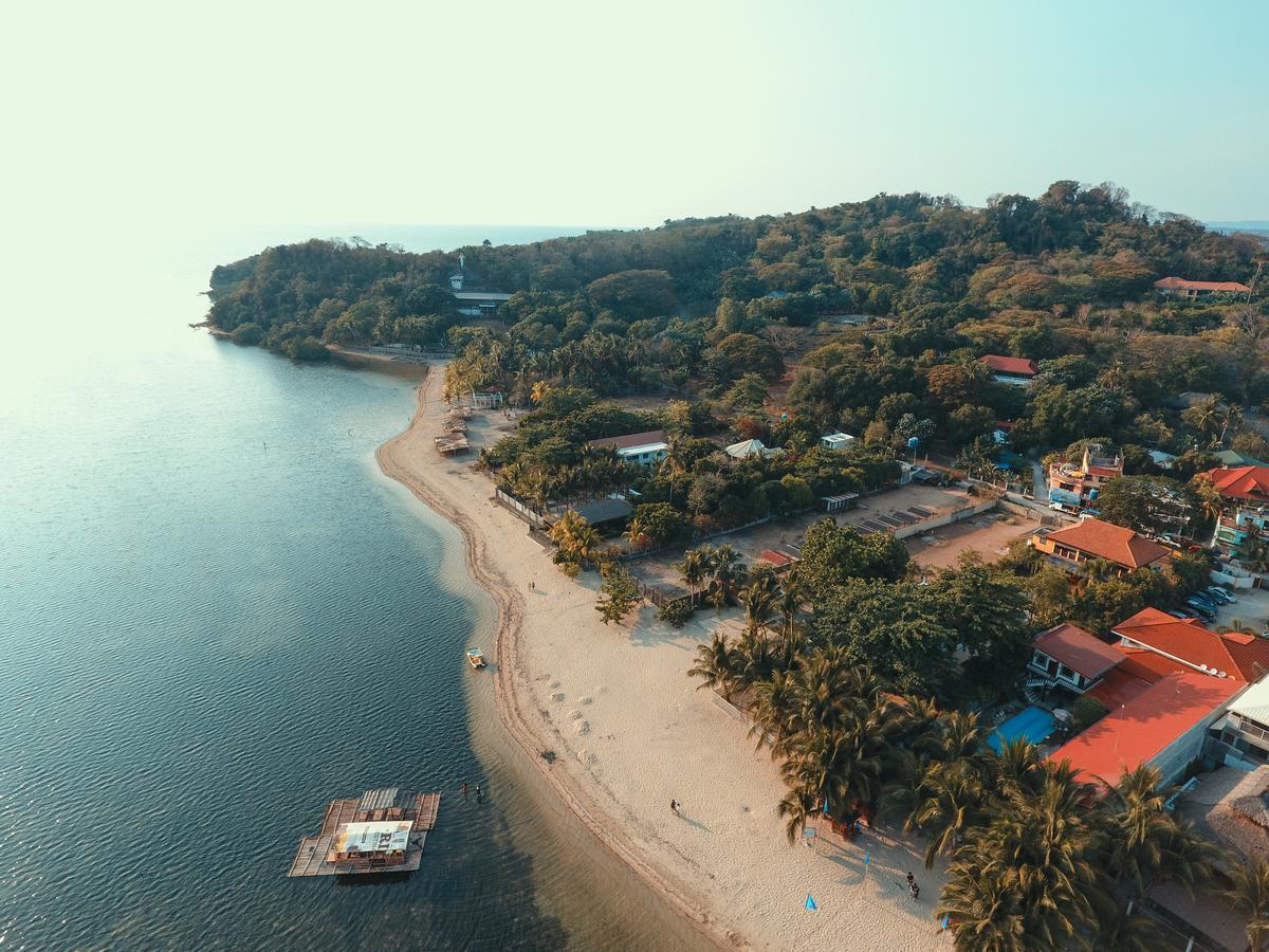 Bella Beach Resort Batangas Лиан Екстериор снимка