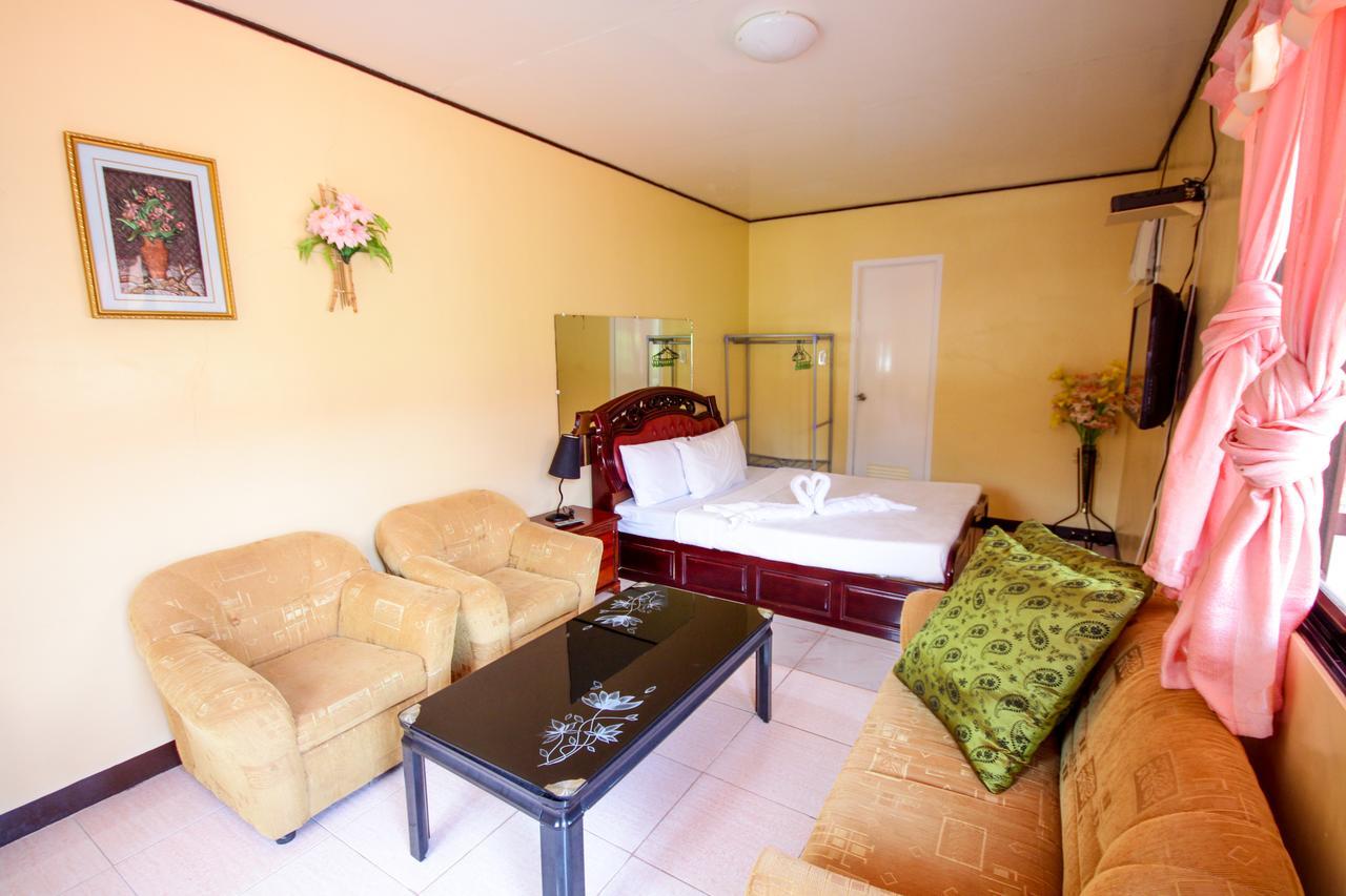 Bella Beach Resort Batangas Лиан Екстериор снимка