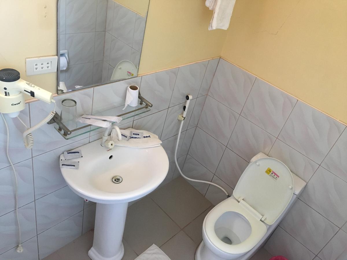 Bella Beach Resort Batangas Лиан Екстериор снимка
